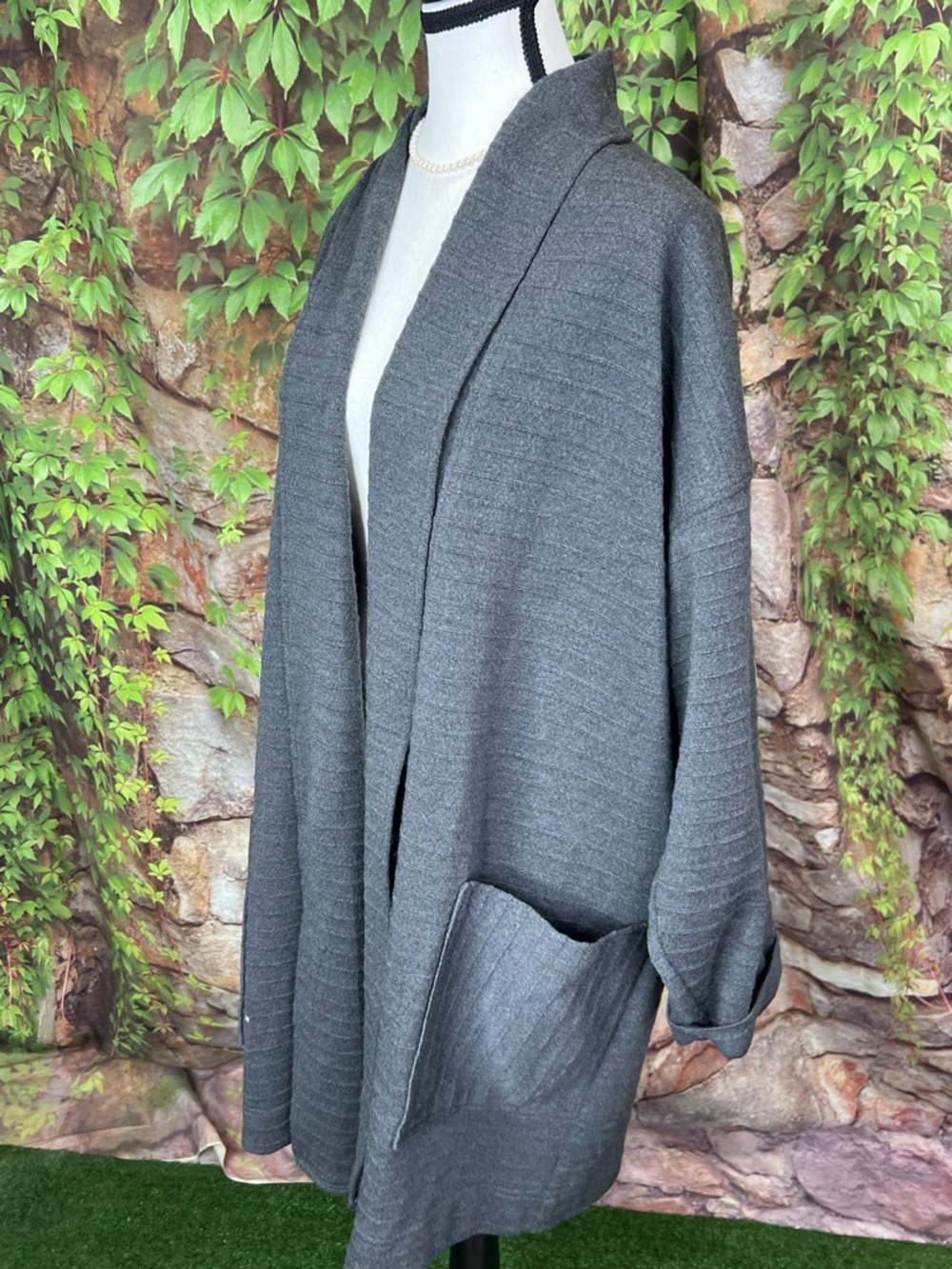 VINTAGE KANAE Luxury Minimalist OversizedTextured Gray Wool Cardigan, M - Picture 5 of 10